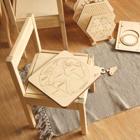 drewniany-glob-ziemski-zabawka-bez-plastiku-soundswood